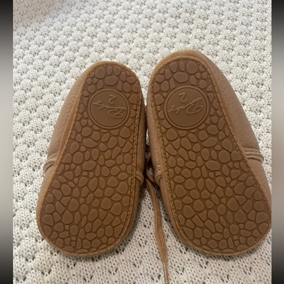 No name brown/tan baby shoes - Picture 4 of 5